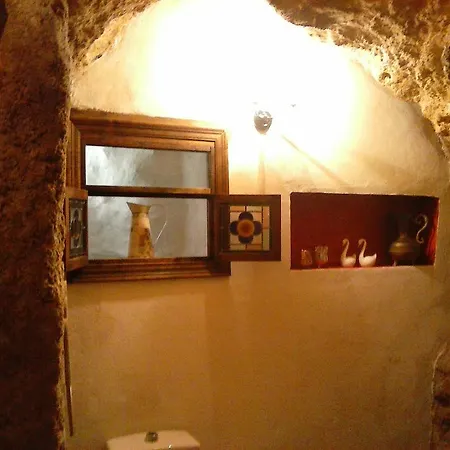 Casas Andrea La Cueva *