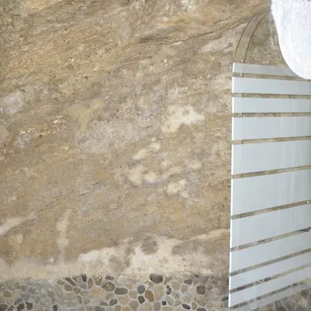 Casas Andrea La Cueva *